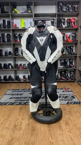 Macacão Dainese Laguna Seca 5 Pró Perfurado Peça Única Tamanho 52 Eur Usado 5 vezes