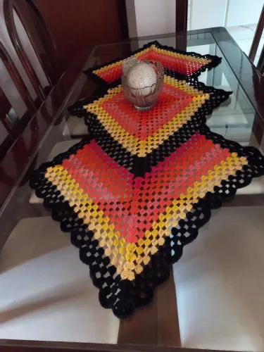 Caminho de Mesa de Crochê em lã  Colorido