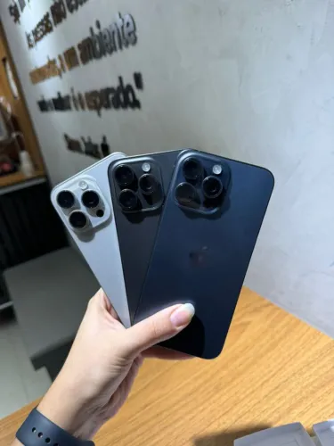 Apple - iPhone 15 Pro Max - 256GB - Seminovo - Cores Variadas