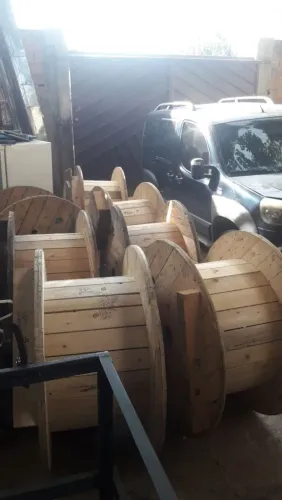 Bobinas de madeira para artesanato