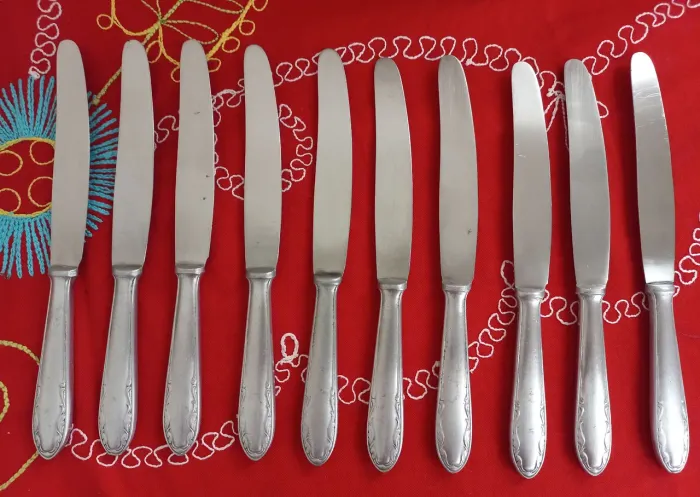 Conjunto com 10 facas antigas Rádio Inox
