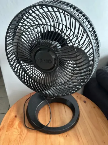 Ventilador de Mesa Arno 30cm (sem hélice e tampas quebradas)