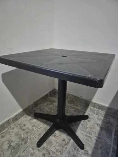 Mesa em PVC Quadrada Pipa Preta - Plastex