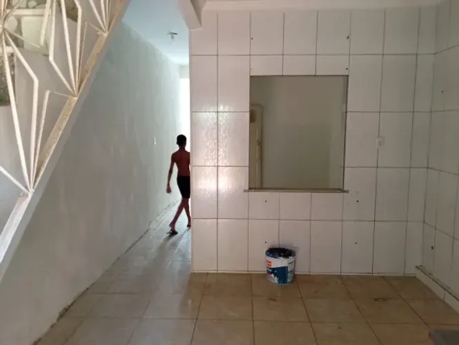 Vende-se Casa Espaçosa na Rua Almirante Arthur Seabra! 3 Quartos ? 2 Banheiros ? Laje