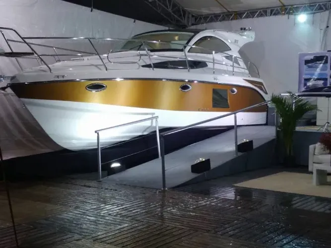 Lancha Infinity 345HT - ZERO