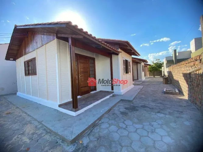 Casa com 2 dormitórios para alugar, 45 m² por R$ 1.100,00/mês - Zona Sul - Balneário Arroi