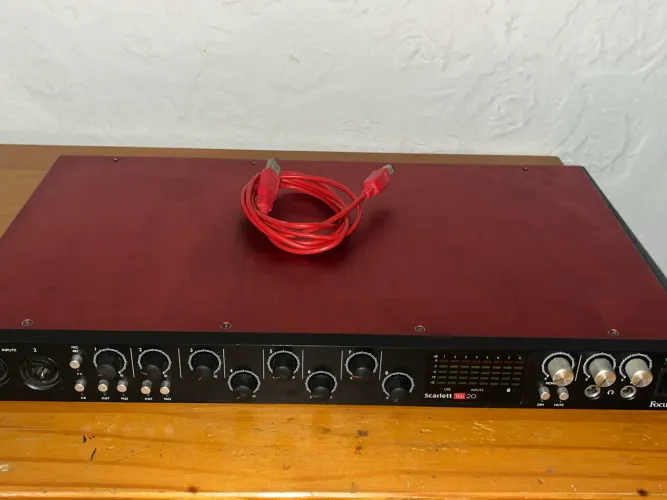 Interface de áudio Scarlett 18i20 2 geração