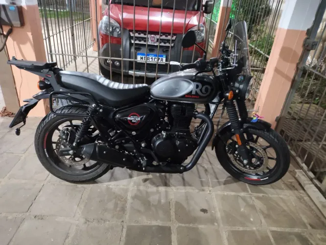 Vendo zerada baixa km.