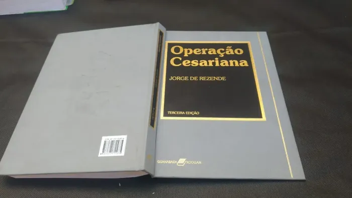 Livro capa dura, bom estado. E outros!