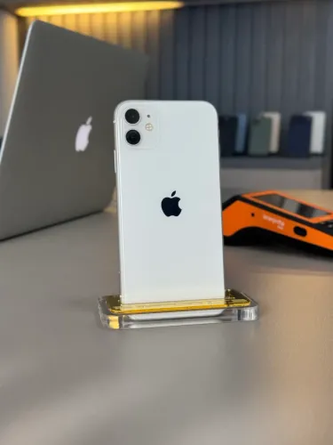 iPhone 11 64 gigas Face ID off branco