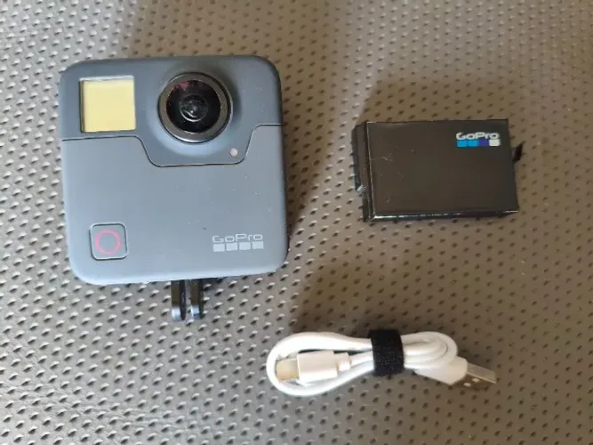 Gopro Fusion 360 com detalhes