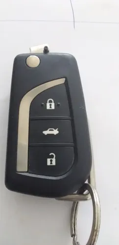 chave original Corolla ou hilux, só pro a lamina e codificar