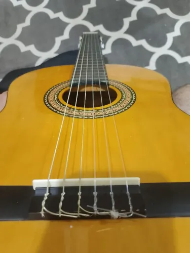 Violão Memphis ótimo estado, tarraxas novas, corretamento novo e capa nova