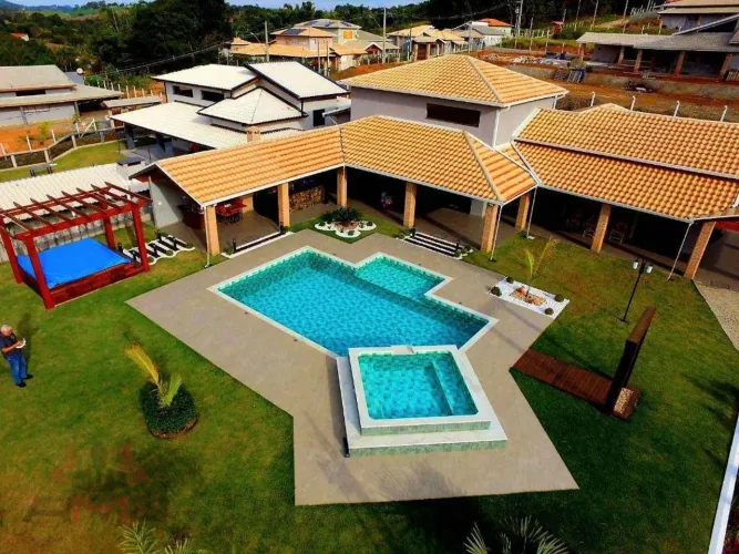 Casa com 3 dormitórios à venda, 250 m² por R$ 1.800.000,00 - Pinhalzinho - Pinhalzinho/SP
