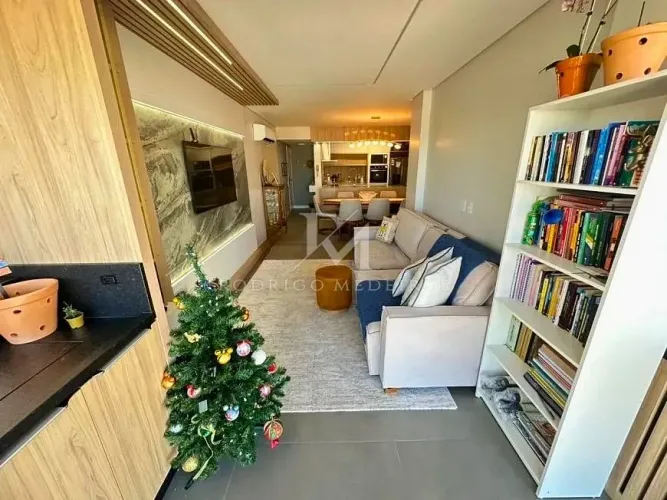 Apartamento mobiliado com 4 quartos à venda no Estreito