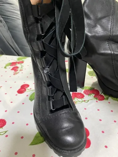 Bota de couro Schutz tam 36