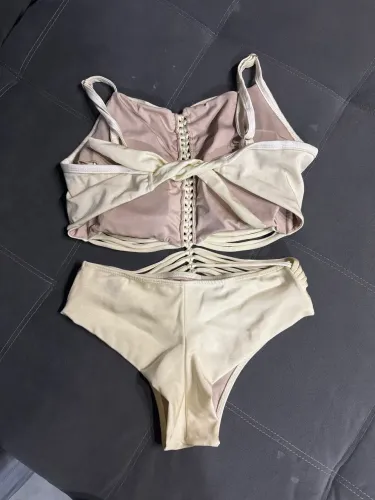 Maiô de Luxo, com acabamento em Macramê (veste até 42)