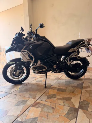 Vendo ou teoco GS1250 Adventure triple black premium option 719 super conservada