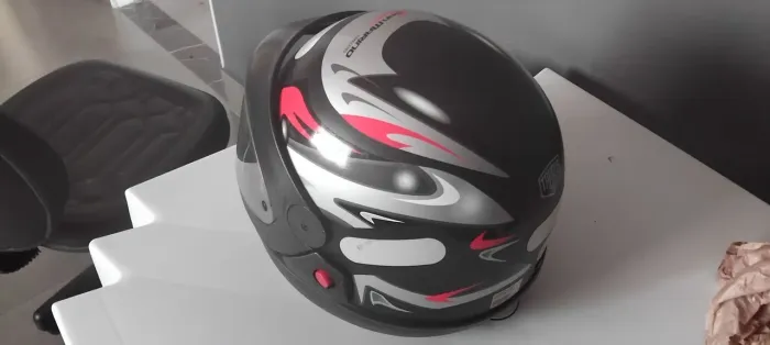 Vendo este capacete san marino seminovo
