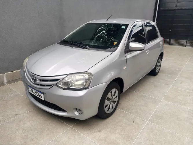 Toyota Etios XS 1.5 Flex 16V 5P Mec. 2014