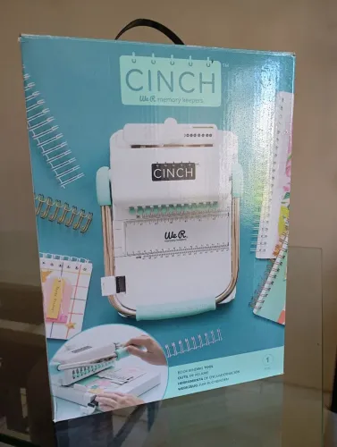 Encadernadora The Cinch Furo Quadrado We R Memory 