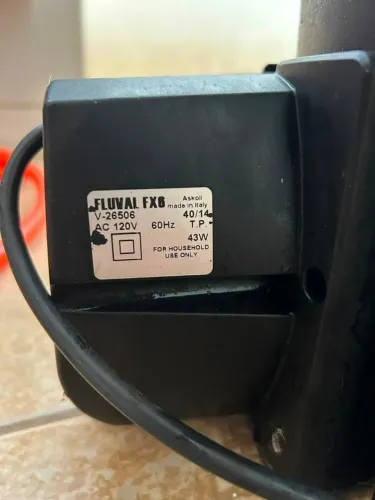 Filtro Canister Fluval FX6 3.500 L/h para aquário grande