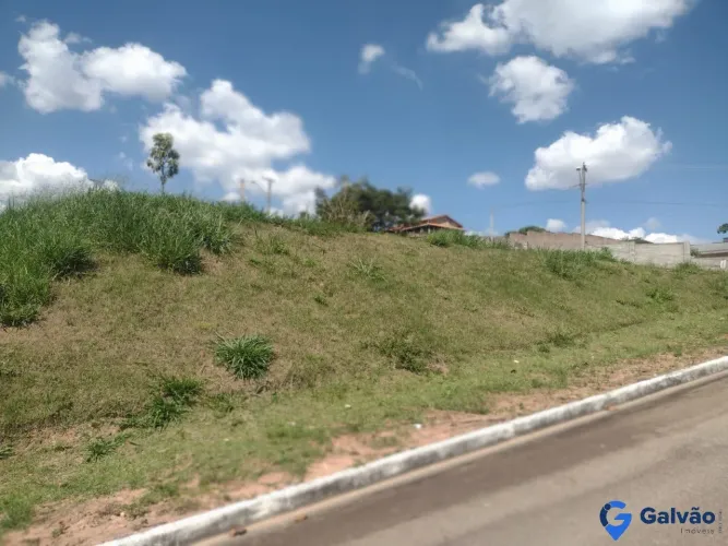 Terreno à venda em condomínio fechado no Jardim Tarumã em Jundiaí - SP