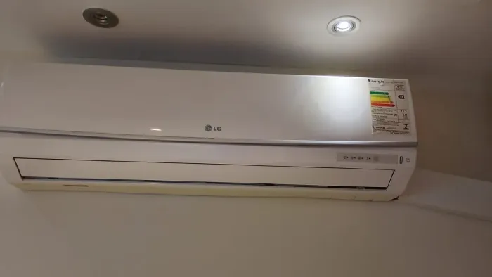 Ar condicionado LG 12.000 BTUS- Quente e frio-LG