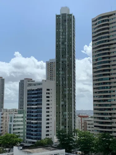 Próx Santa Maria! Alugo Exc 2qts. Com armários.