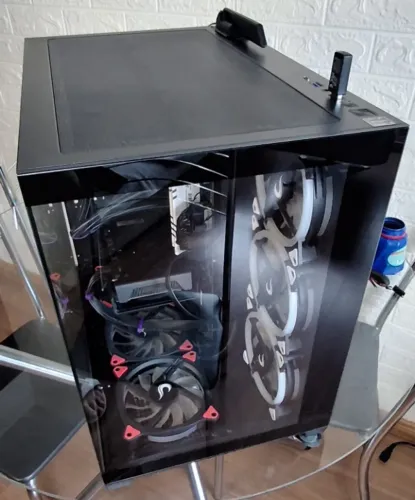 Vendo PC Gamer de Alto Desempenho - CPU Ryzen 5 5600 + GPU RX 7600 8GB
