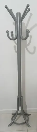 Cabideiro de chão cinza