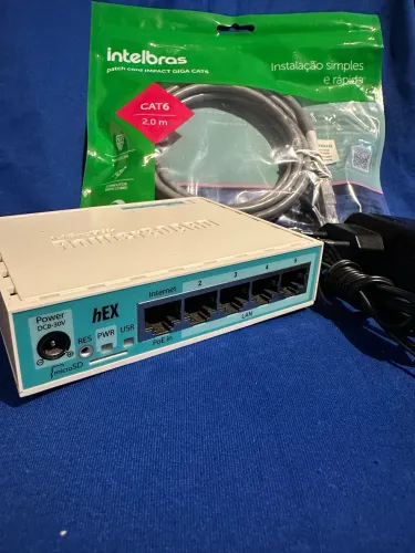 MikroTik hEX RB750Gr3 + Fonte Original + Cabo de Rede CAT6 Intelbras
