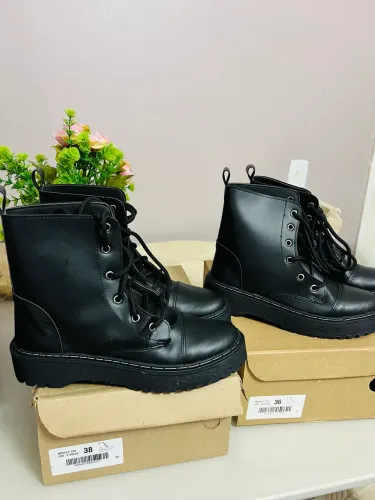 Bota coturno tratorada nova