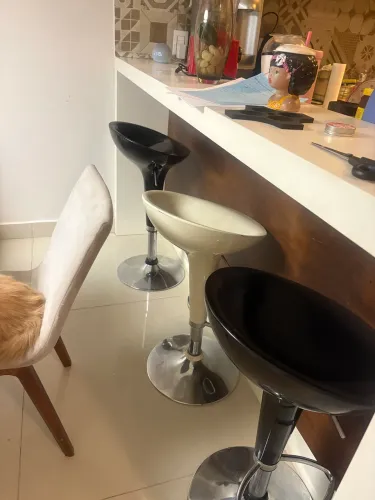 Conjunto de 3 banquetas altas reguláveis-preta e branca