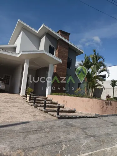 Casa de Luxo em Condomínio à Venda em Jacareí-SP: 3 Quartos, 1 Suíte, 3 Salas, 3 Banheiros