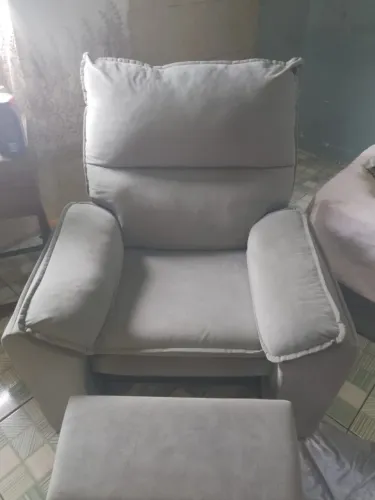 Vendo poltrona super conservada pouco tempo de uso