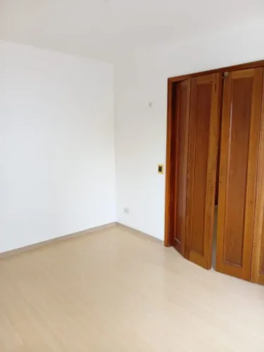 Apartamento 01 dormitório. Prox. ao Shopping Frei Caneca.