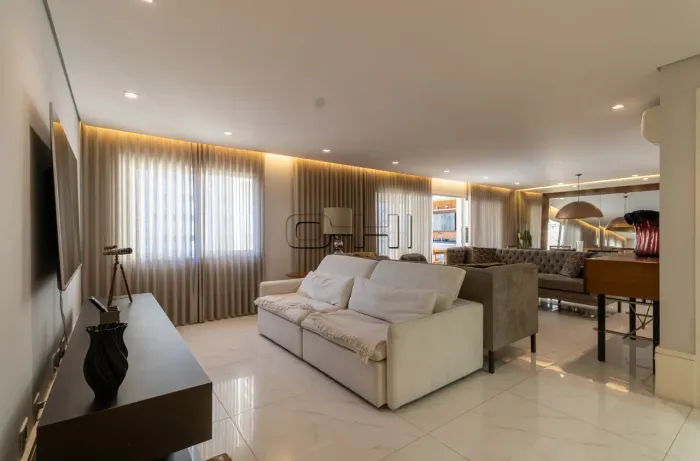 Aluguel Apartamento 3 Dormitórios - 210 m² Moema
