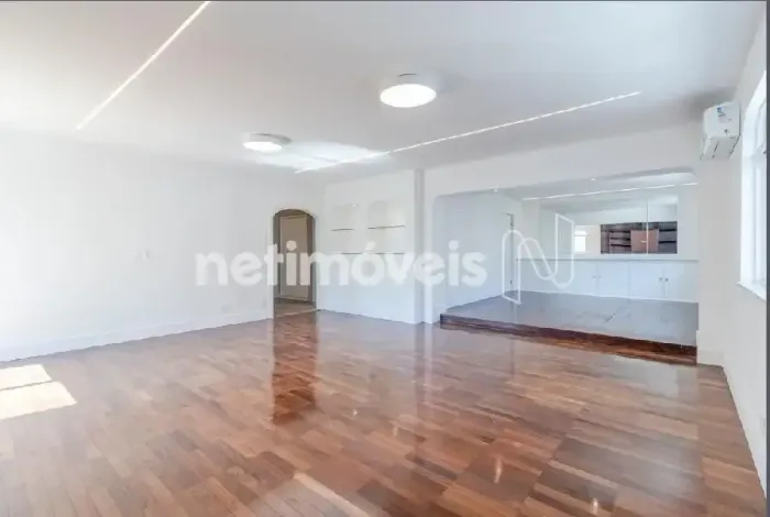 Apartamento iluminado e recem reformado com 03 suítes no Jardins