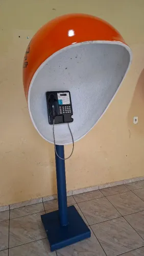 Aparelho telefônico orelhão
