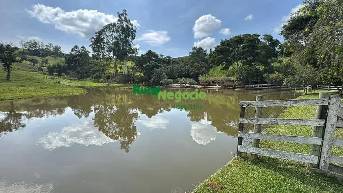 CHÁCARA/SÍTIO COM LAGOS Á VENDA EM LAGOINHA-SP
