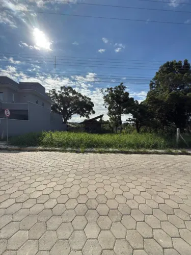 Terreno em Bal. Piçarras - 1.5 km da praia