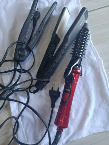 Kit modelador de cachos e pranchas alisadoras - USADOS