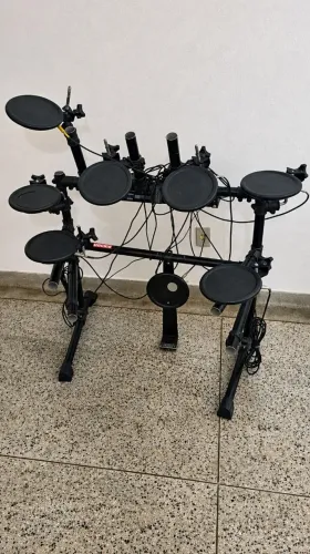 Bateria Eletrônica Alesis DM4