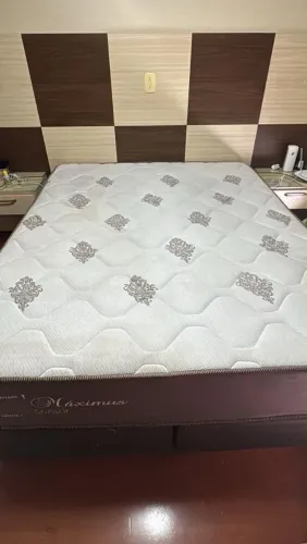 Cama Queen com Box e Colchão 