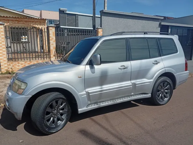 Mitsubishi Pajero HPE Full 3.2 4X4 T.i.dies. 5P AUT 2006