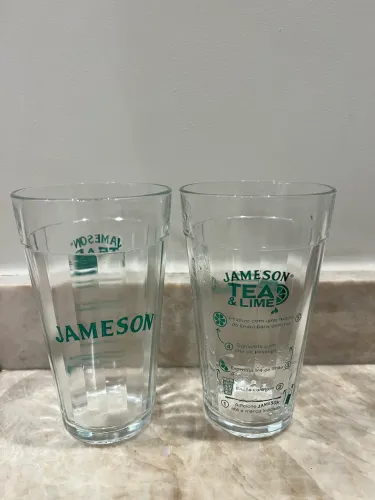 Kit 2 copos altos de vidro da marca Jameson