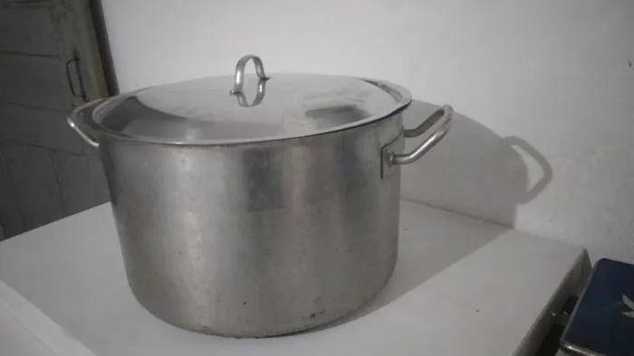 Panela grande de inox