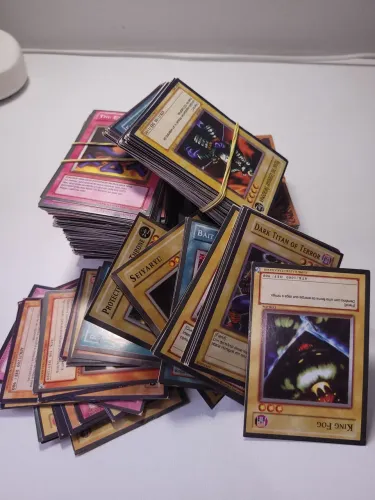 Cartas de yugioh. Coleção com 410 cartas de yugioh. (Ler descrição)
