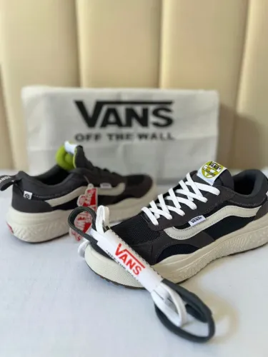 Tênis Vans UltraRange VR3 Premium - Chumbo/Preto